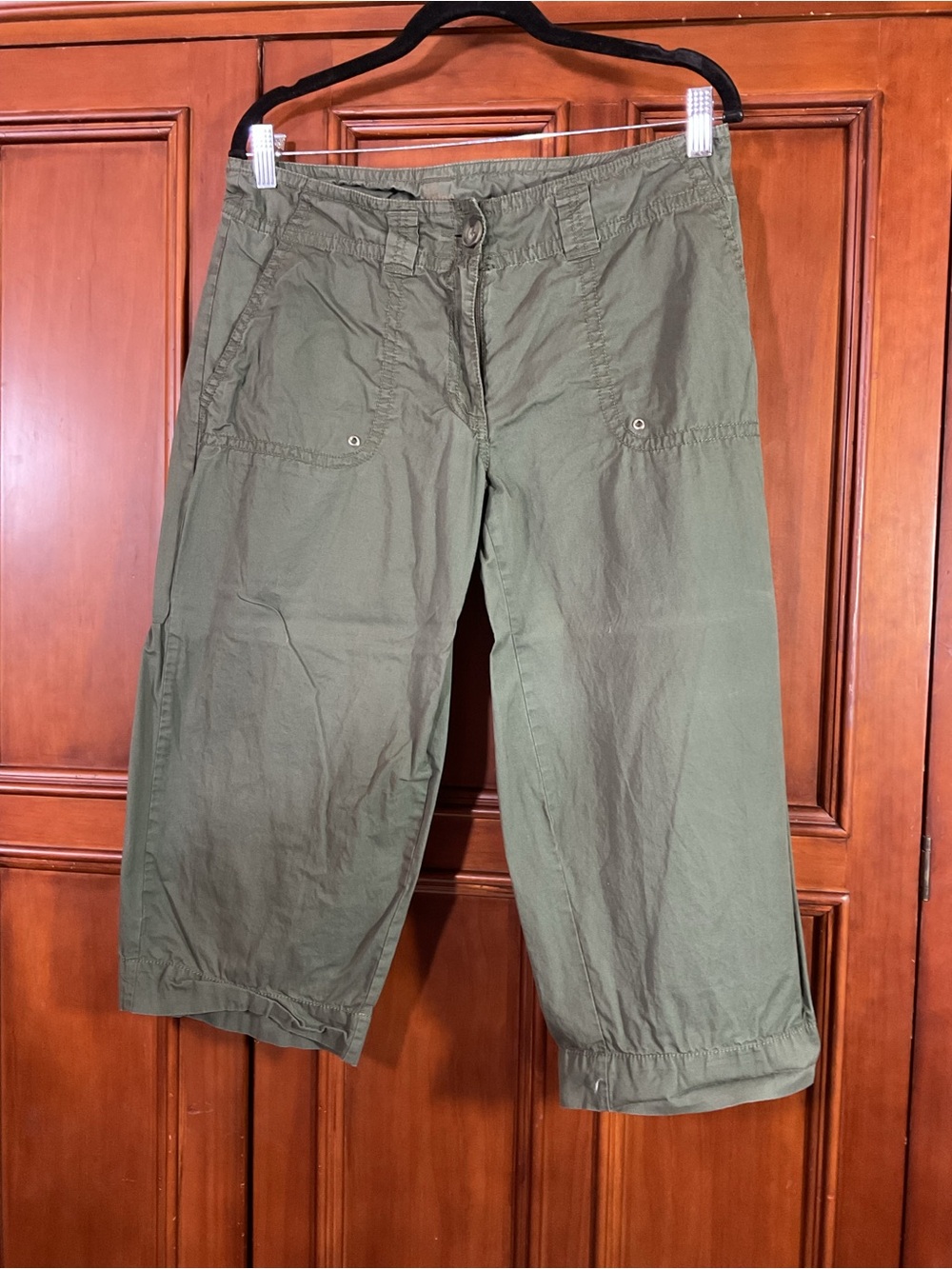 Caslon Women’s 12 Petite Capris Olive Green Button Zip Pockets Euc As Pictured V